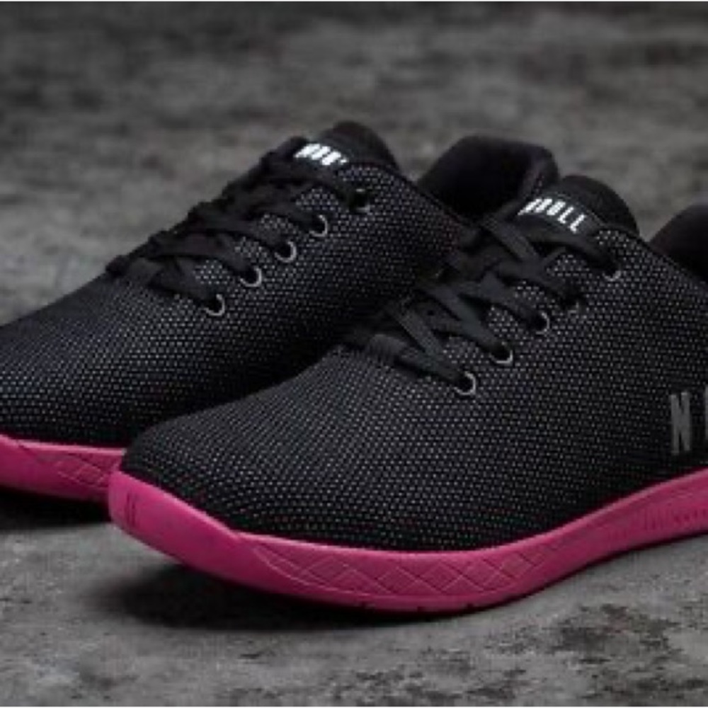 No Bull trainers size 7